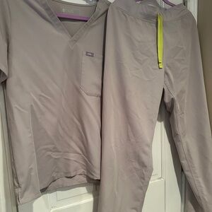 🔥 Color Alert! Figs set, Light gray w/neon ties